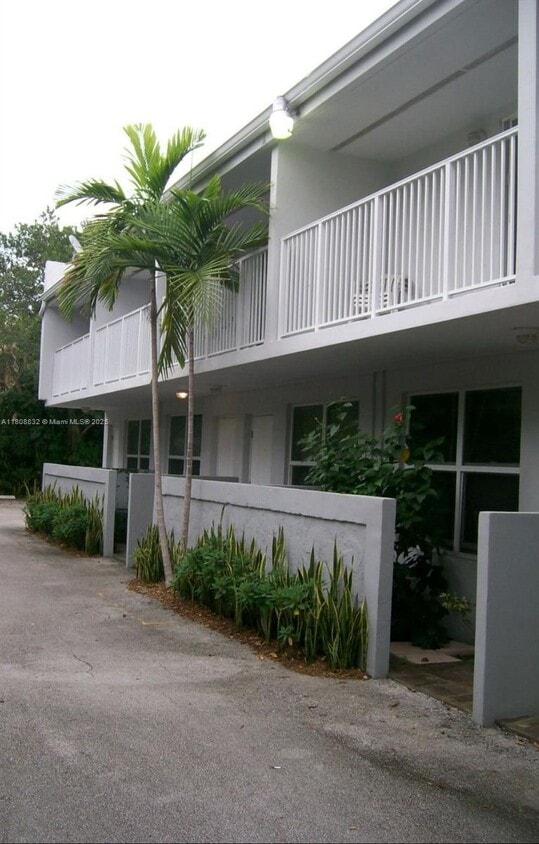 Primary Photo - 3025 Mary St