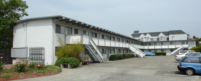 Building Photo - 6500 Donal Ave