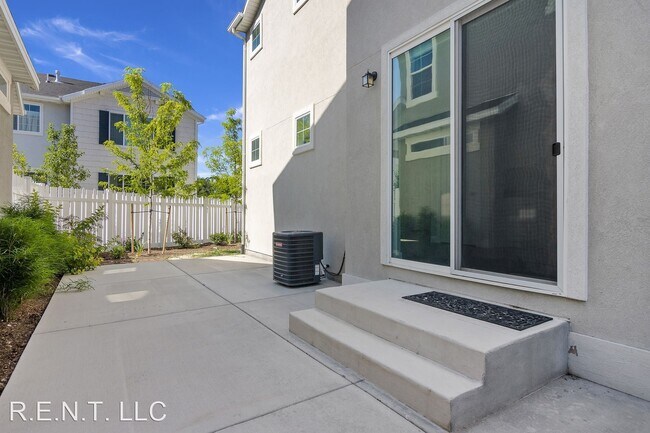 Building Photo - 3 br, 2.5 bath House - 1260 W 80 S