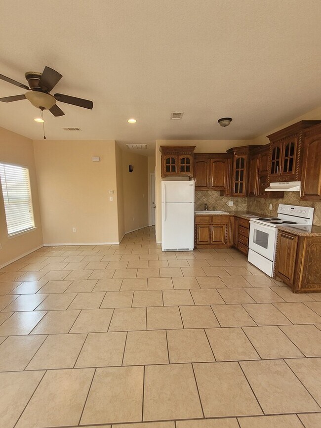 Foto del edificio - 1 bed 1 bath duplex unit