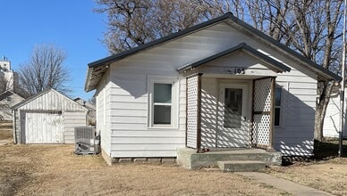 Building Photo - 103 C St