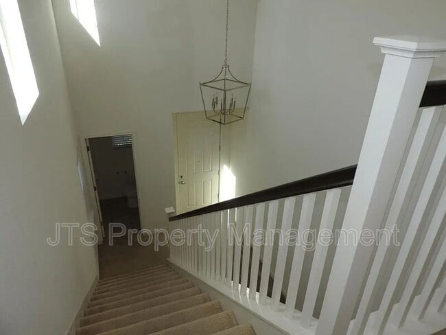 Building Photo - 3048 Ivy Creek Ln