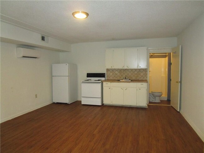 Building Photo - 4709 Harmon Ave