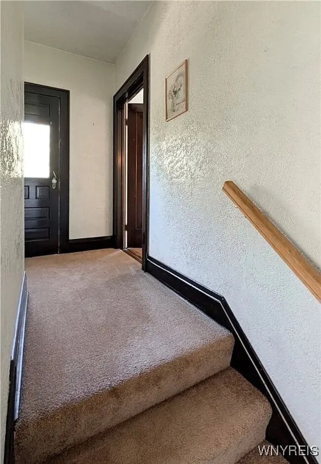 Foto del edificio - 95 Rand Ave