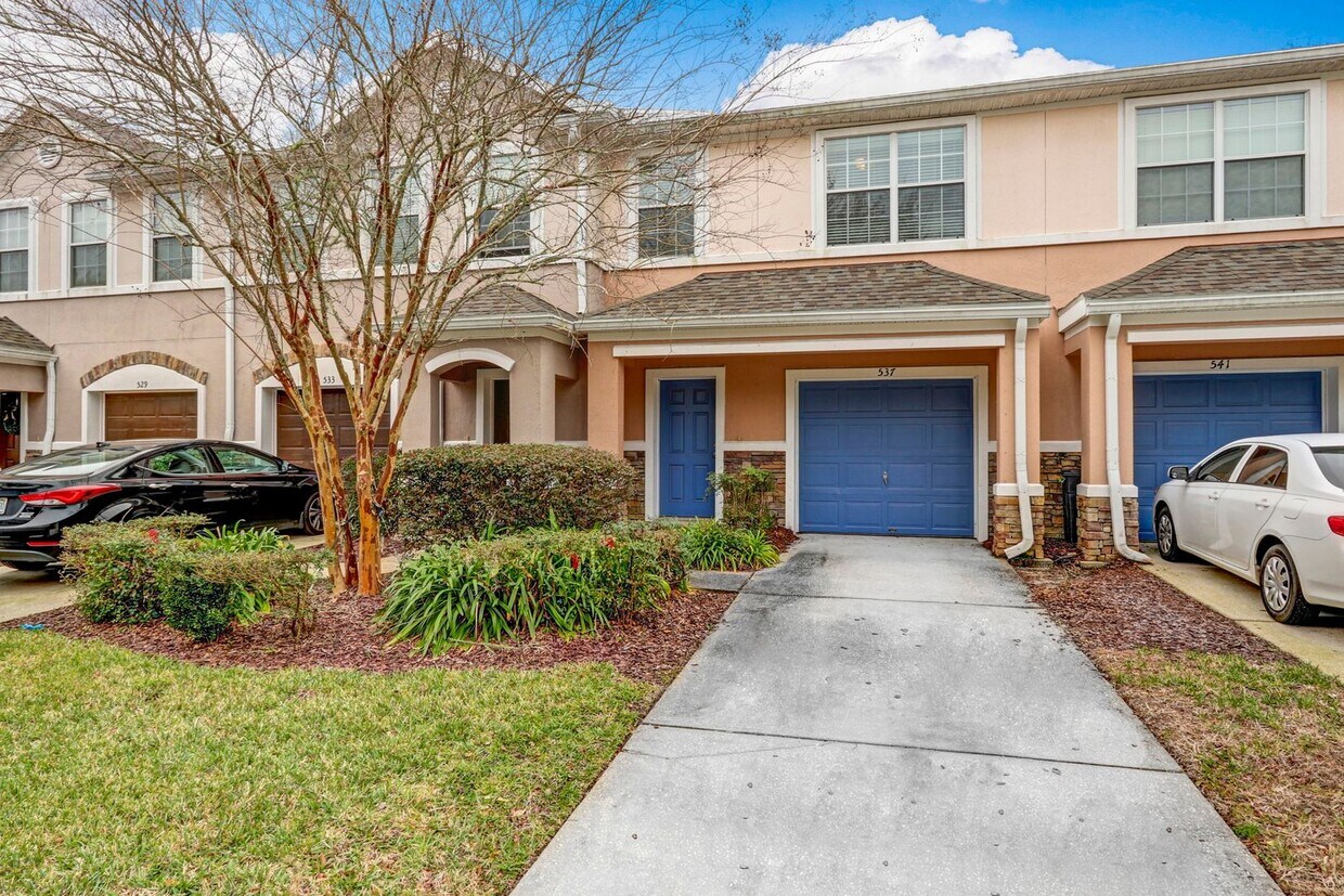 Foto principal - Cambridge at Oak Leaf Plantation Town Home!