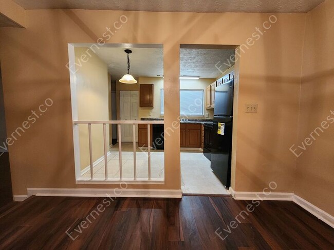 Foto del edificio - 3575 Oakvale Rd