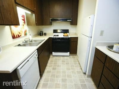 Building Photo - 3688 Parkmoor Village Dr