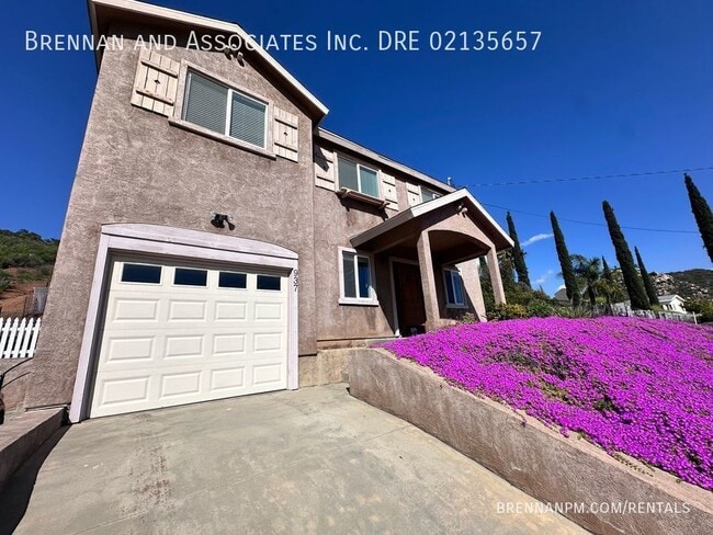 Building Photo - Mountain View Oasis: 4 Bed, 3 Bath, Harbis...
