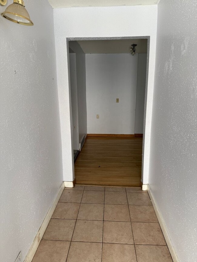 Building Photo - Unique Home in Downtown Middleton