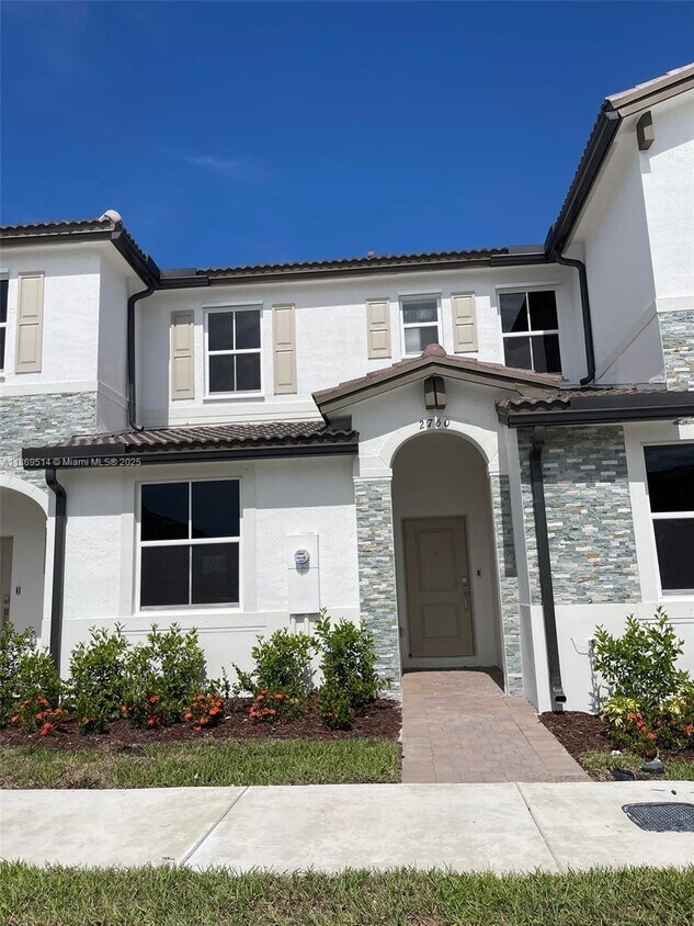 Foto principal - 2760 SE 26th Ave