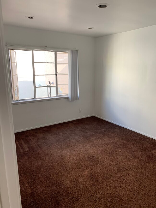 Foto del edificio - 525 Landfair Ave
