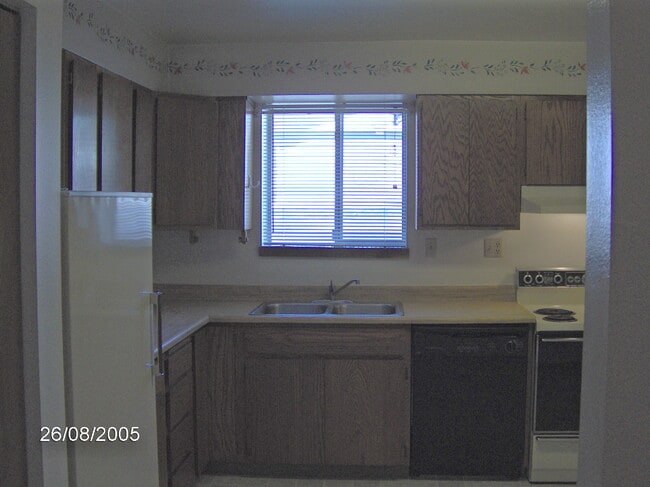 Kitchen 1 - 422 Spotswood St