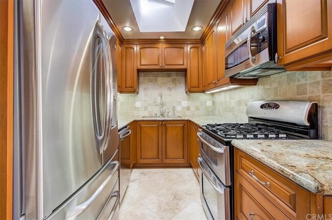 https://my.matterport.com/show/?m=jzeRU6tT8Ln - 1331 N Lincoln St