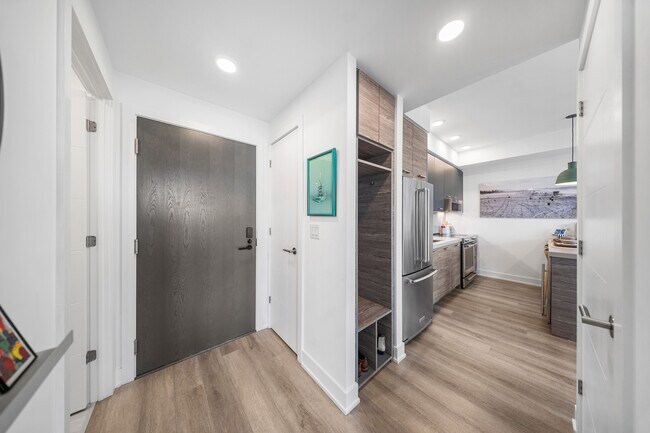 Building Photo - 484 Spadina Ave.