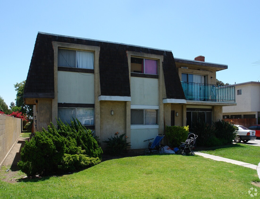 Building Photo - 17372 Dairyview Cir