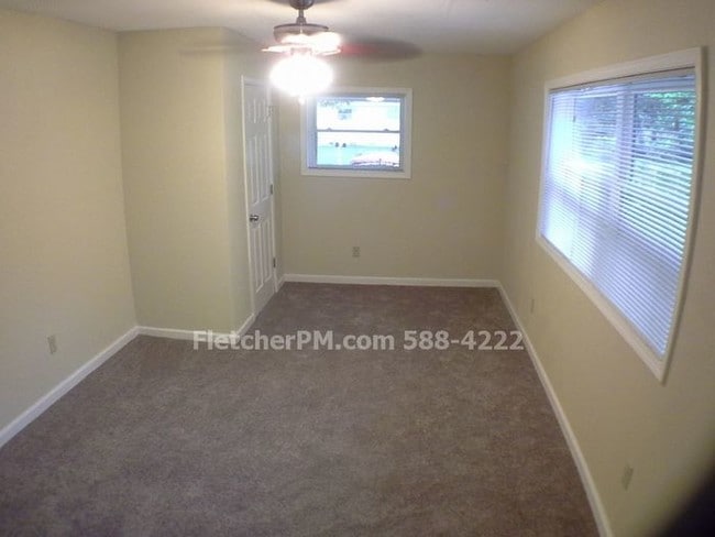 Foto del edificio - 6705 Tracy Ave
