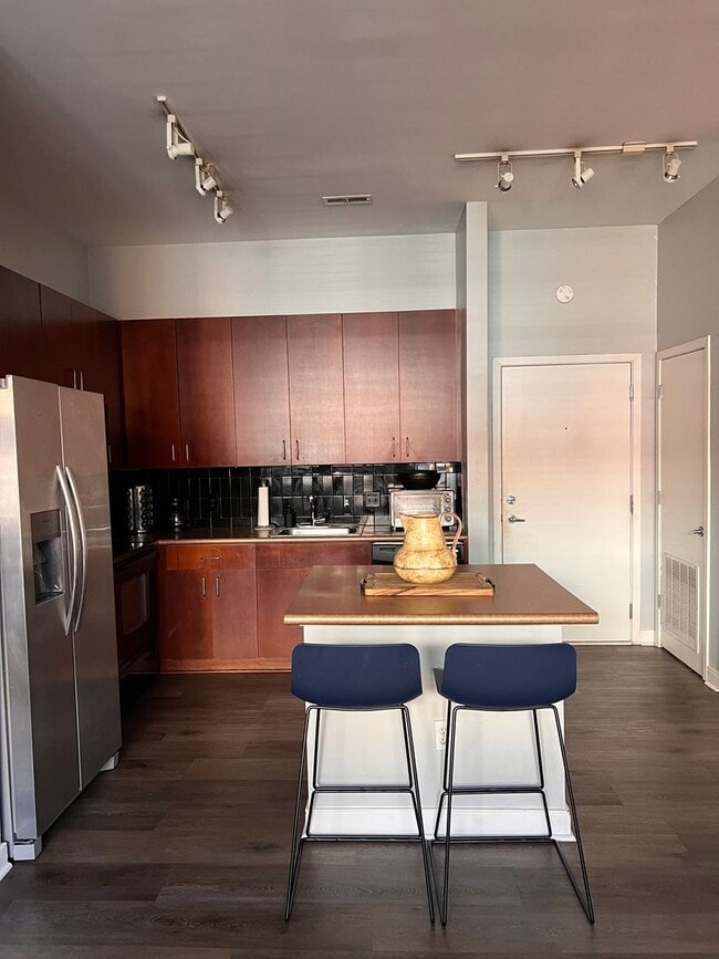 Foto del edificio - 2125 Southend Dr