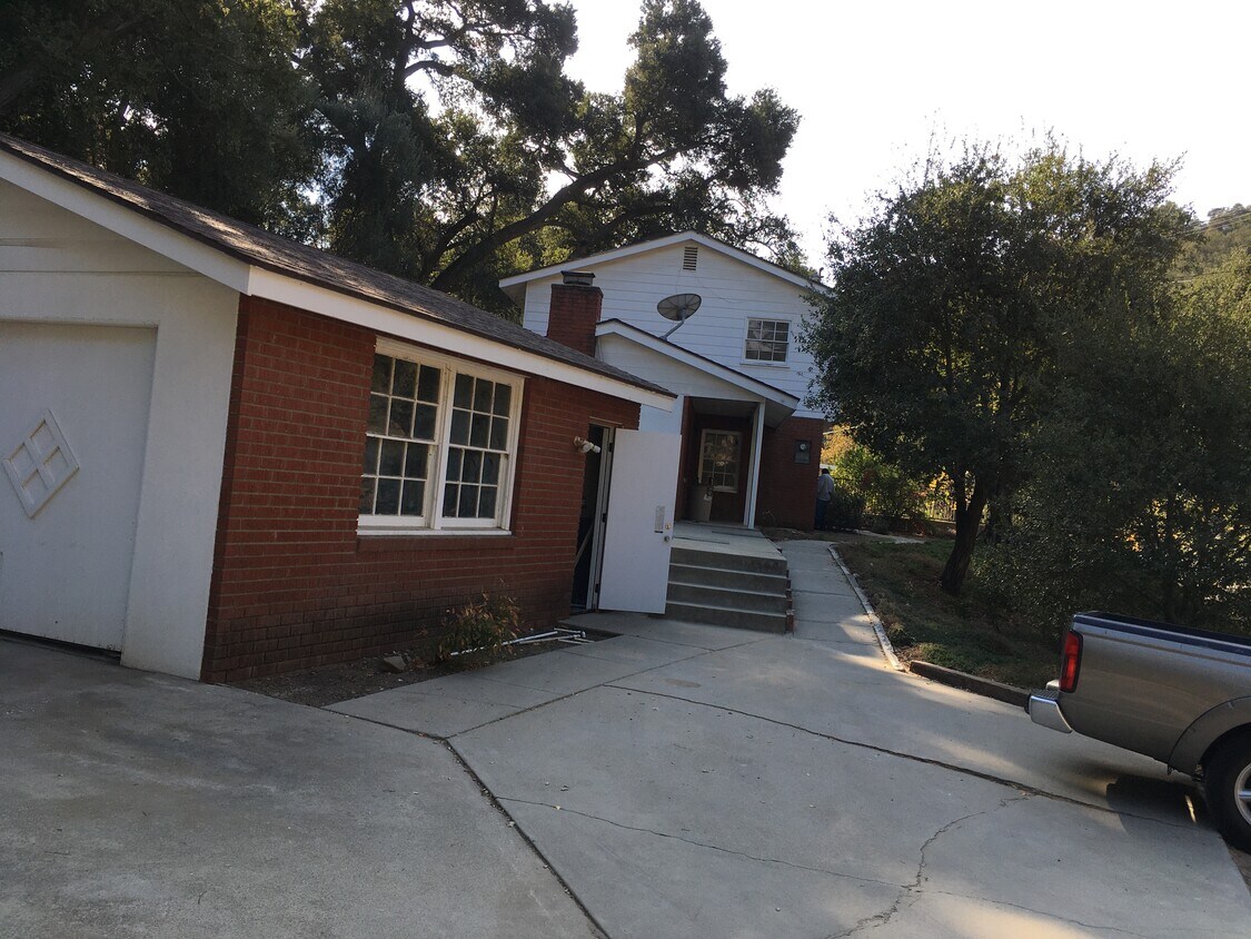 Primary Photo - 4558 Live Oak Canyon Rd