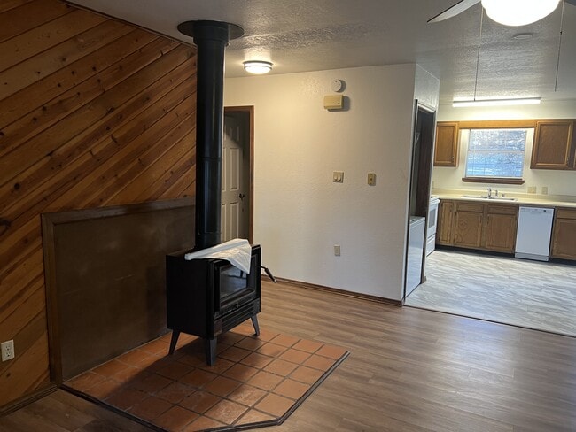 Foto del edificio - 108 Raymond Buckner Dr