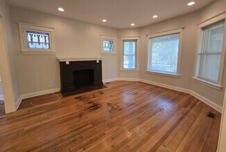 Building Photo - 4341 N Francisco Ave