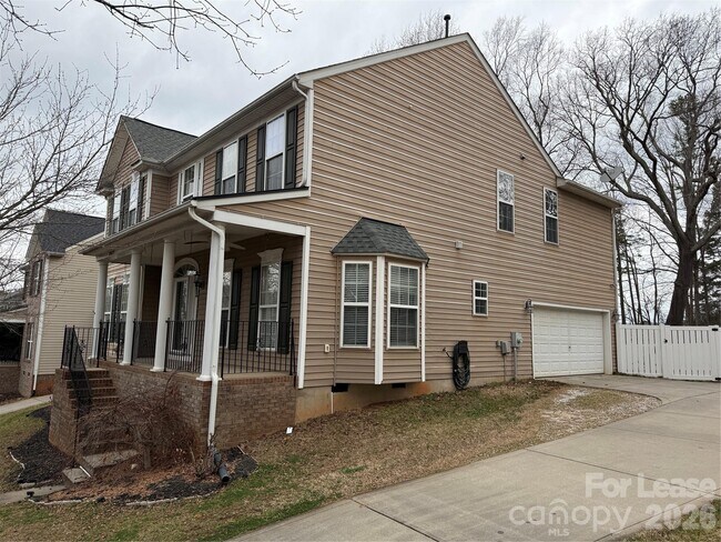 Foto del edificio - 15622 Troubadour Ln