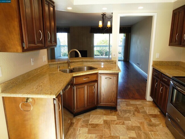 Building Photo - 729 Tampico Pl
