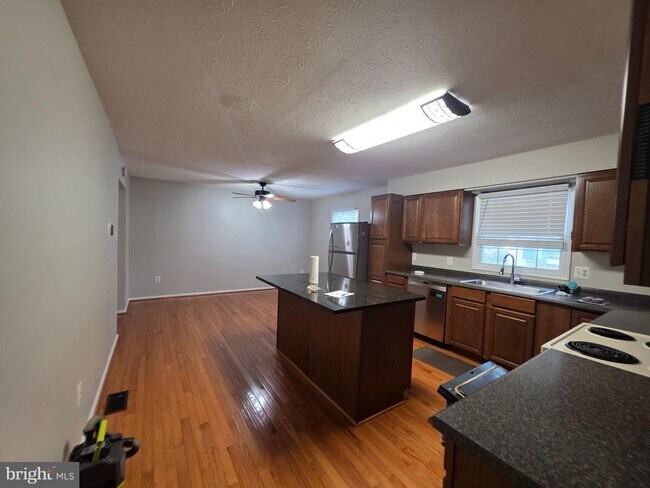 Building Photo - 10054 Cotton Mill Ln