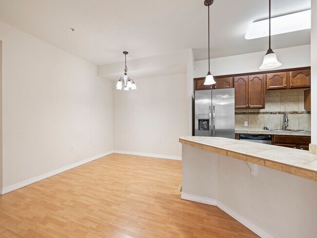 Foto del edificio - 2 bed 2 Bath Condo with Community Pool!