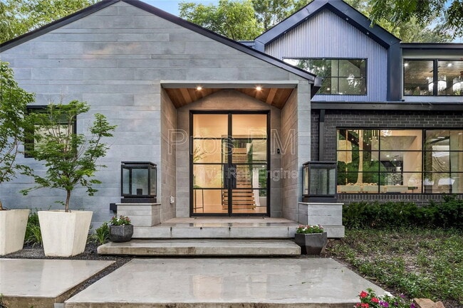 Building Photo - 4280 Shorecrest Dr