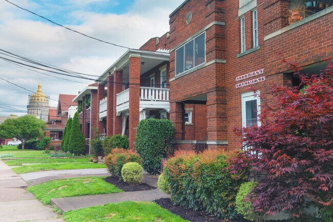 Building Photo - 16115 1611.5 Quarrier St