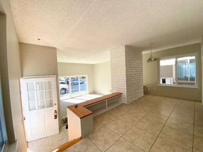 Foto del edificio - 312 E Bay Ave