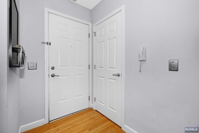 Building Photo - 323 Willow Street Unit 3i