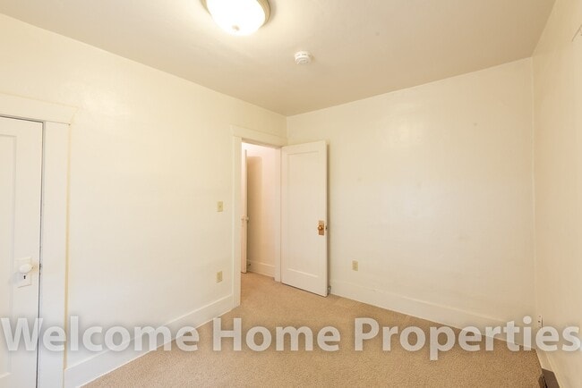 Building Photo - Cozy 2 Bedroom Apartment Close to WWU