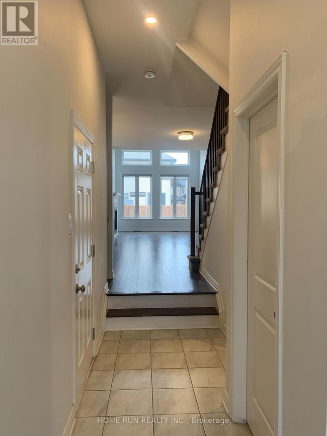 Building Photo - 658 Capricorn Cir