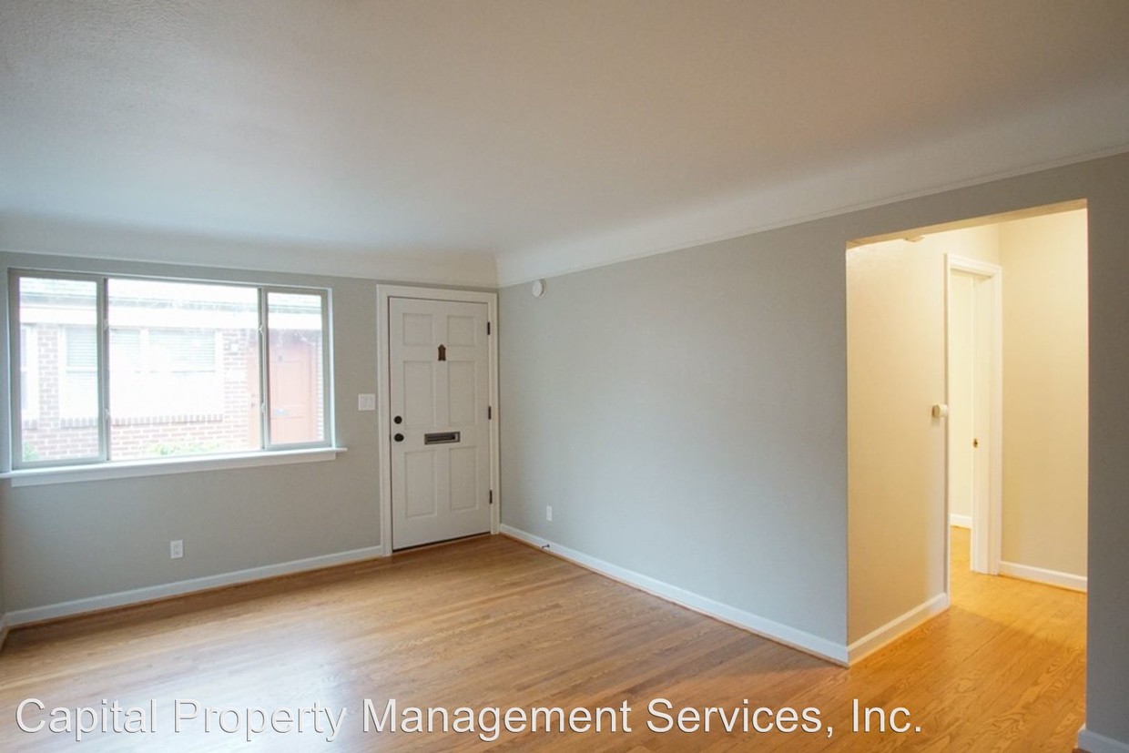 Primary Photo - 2049-2063 NW Irving St