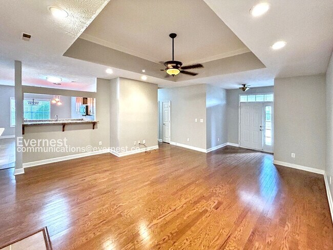 Building Photo - 203 Silver Tail Ln