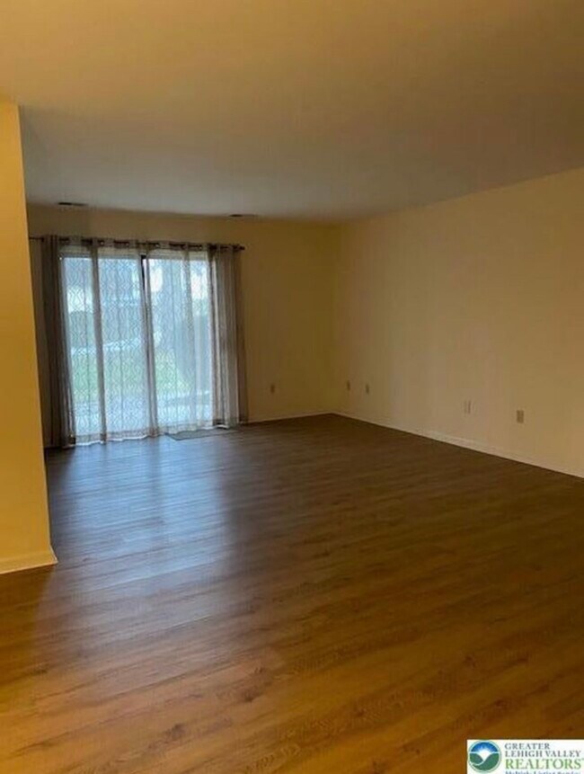 Foto del edificio - 978 Cold Spring Rd