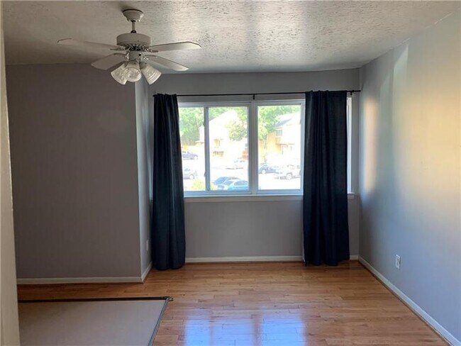 Foto del edificio - 56 Sandalwood Cir