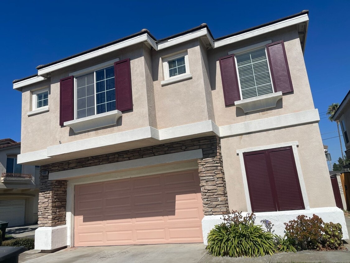 Great 4BR 2BTH Beautiful two Story Home - Great 4BR 2BTH  Beautiful two Story Home