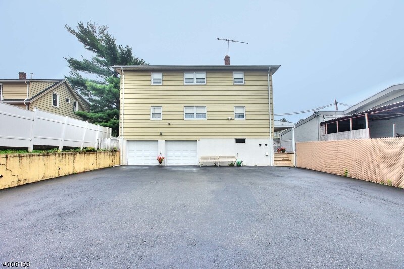 11 Hornblower Ave, Belleville, NJ 07109 House Rental in Belleville