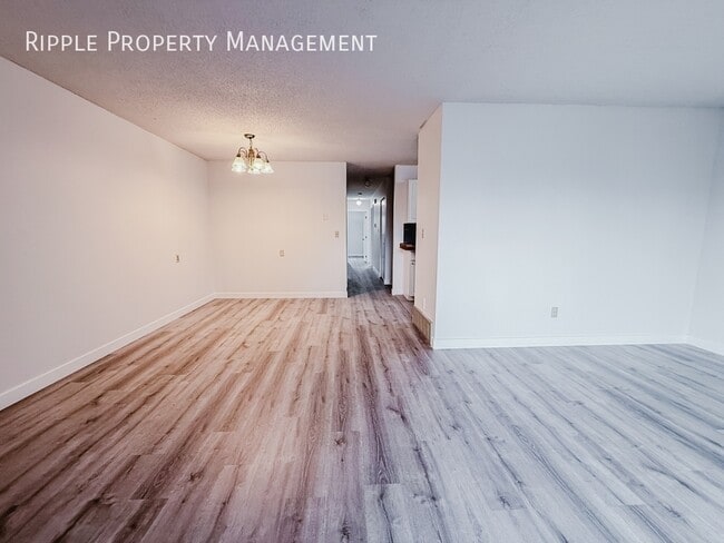Building Photo - Modern 3 Beds, 1.5 Baths Main Floor/ Upper | No Pets Allowed