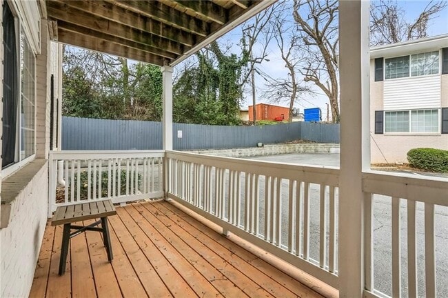 Foto del edificio - 1988 Wellbourne Dr NE