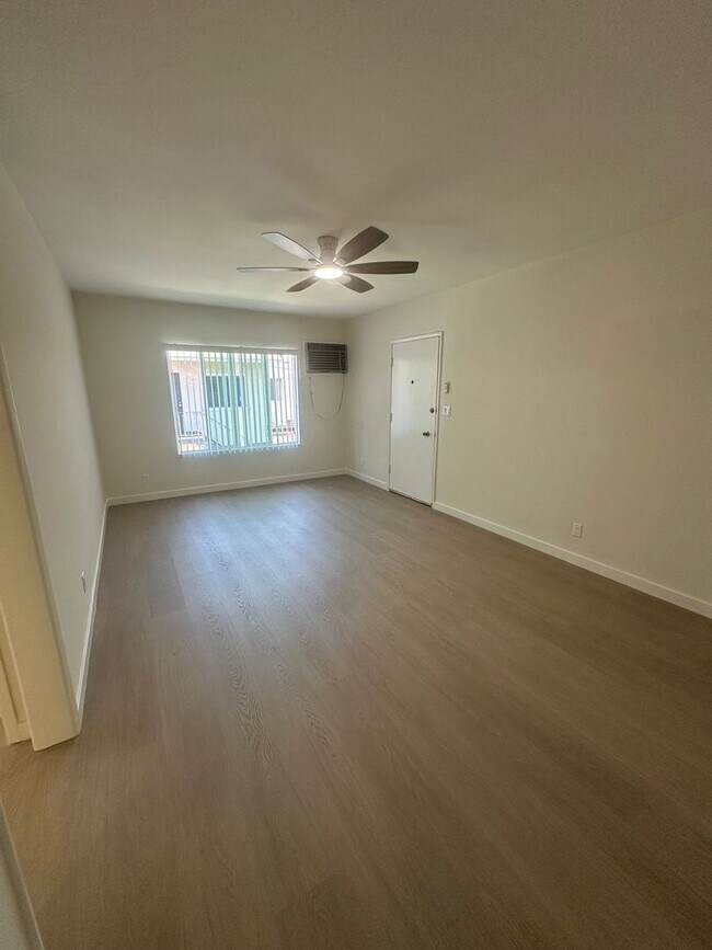 Foto del edificio - 14525 Albers St