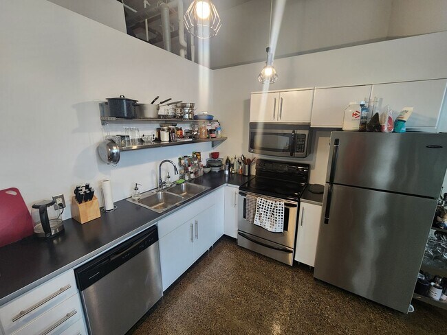 Foto del edificio - City-View Artist's Loft in Downtown St. Paul