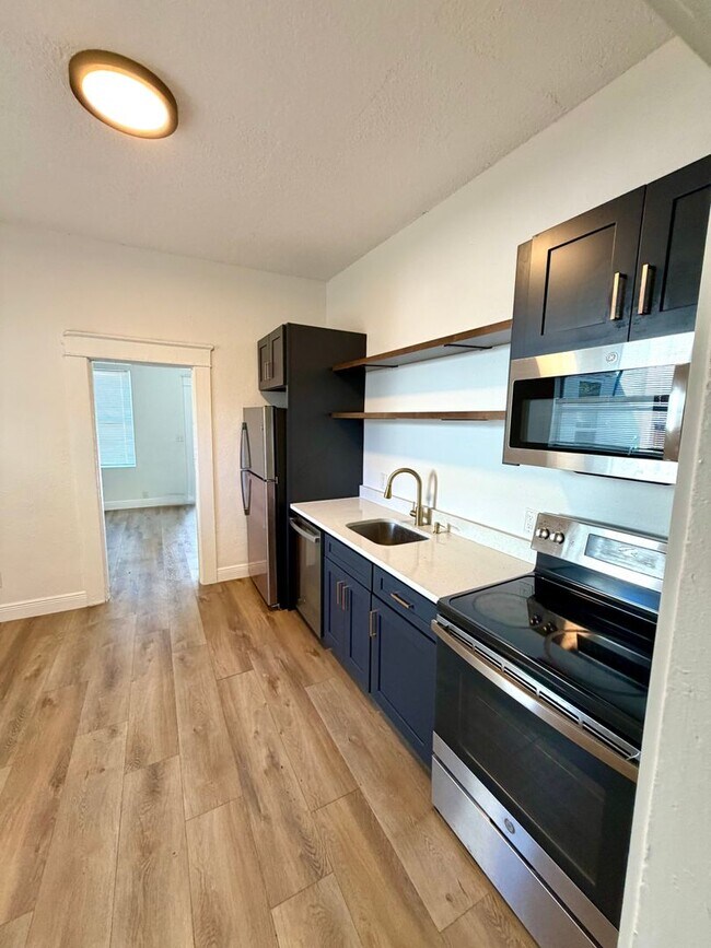 Foto del edificio - 2 bedroom 1 bathroom duplex in Tampa Heights