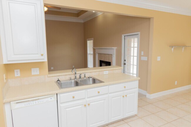 Foto del edificio - 9541 Lochworth Ct