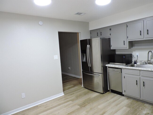 Foto del edificio - 830 Calhoun Ave