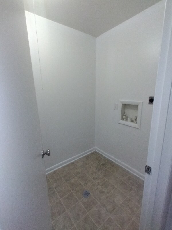 Foto del edificio - 600 Reusens Rd