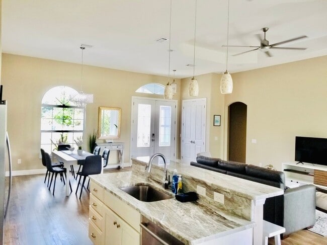 Foto del edificio - 257 Manor Rd