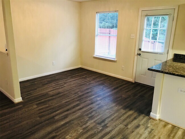 Foto del edificio - 28854 Llano River Loop